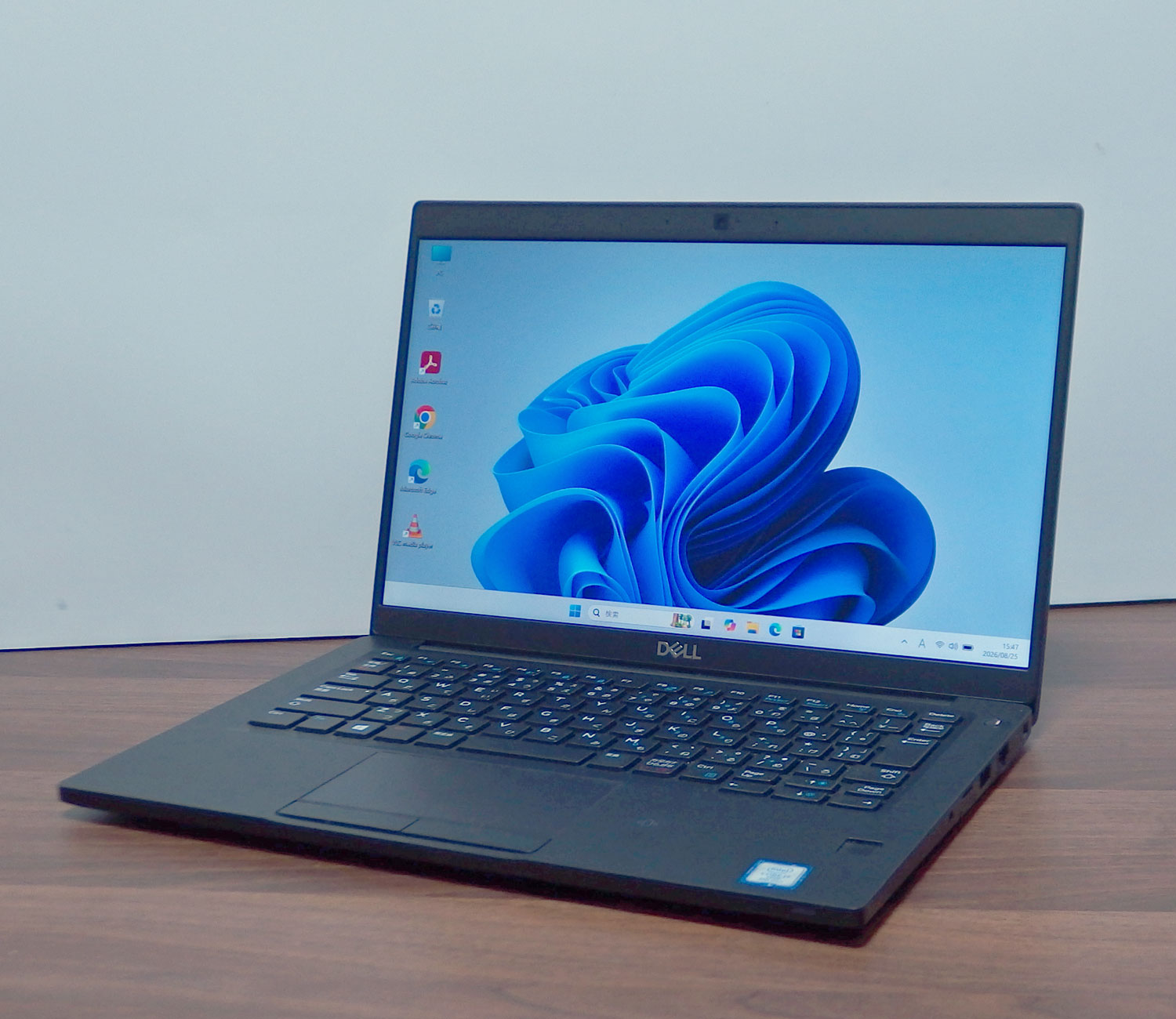 Latitude 7390